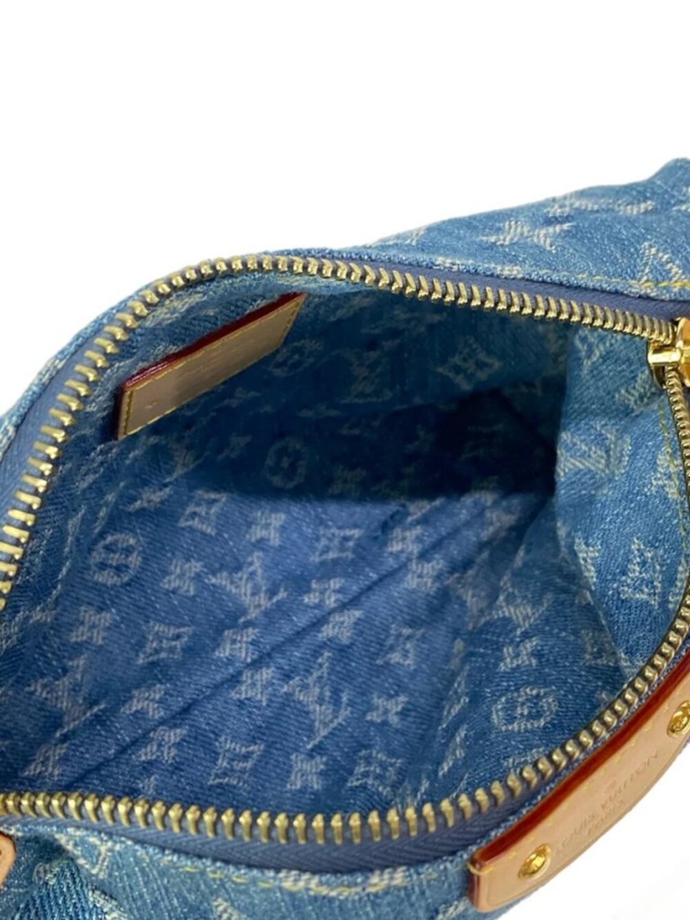 LOUIS VUITTON Pochette Hills M82949 Blue Denim Monogram Denim RFID confirmed - Picture 16 of 16